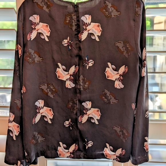 Banana Republic Grey Abigail Floral Blouse With Long Bell Sleeve - Picture 8 of 8